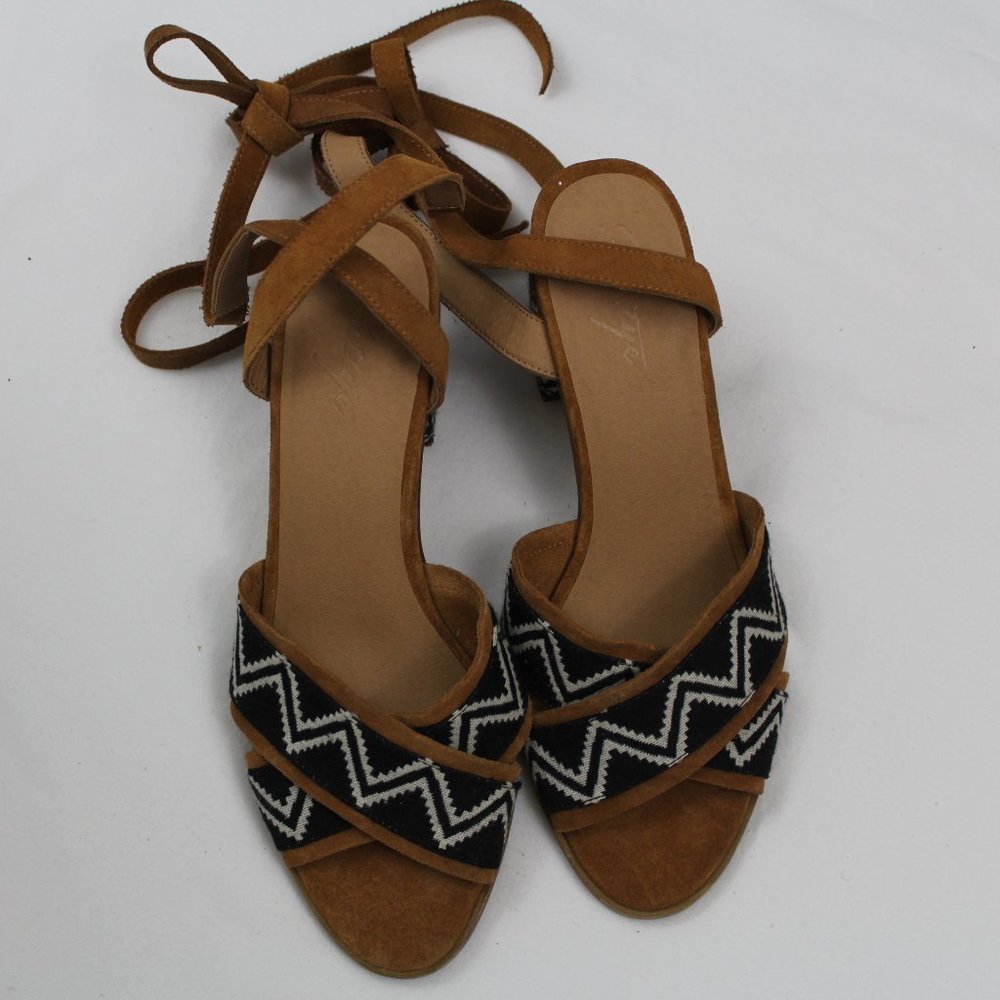 Bettye Muller Tan & Black Tie Up Sandals Shoes - Picture 11 of 16